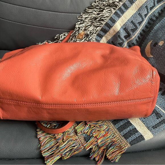 Coach coral/apple charm tote Leather handBag 14925 - Picture 4 of 12